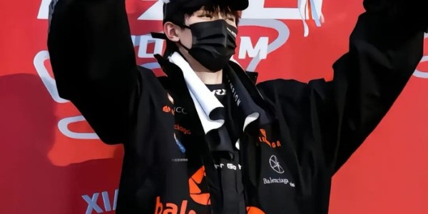 MK体育官方网站-周翊然赴法国参加赛车比赛|赛车服|驾驶舱|成绩|气场|样子_新浪体育_新浪新闻