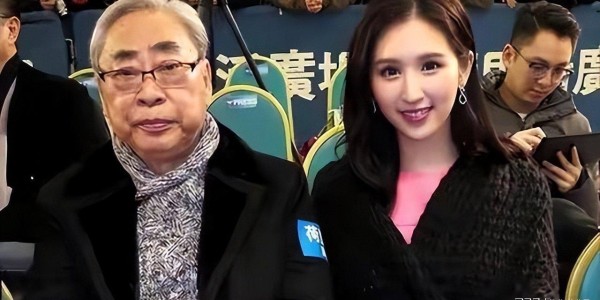 MK体育官方网站-体操女神退役后恋大51岁干爹，开启人生新篇章