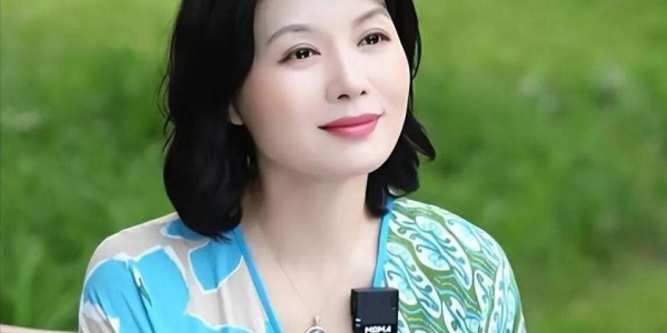 MK体育官方入口-49岁程愫近况曝光！与傅程鹏离婚已9年，如今与15岁儿子相依为命