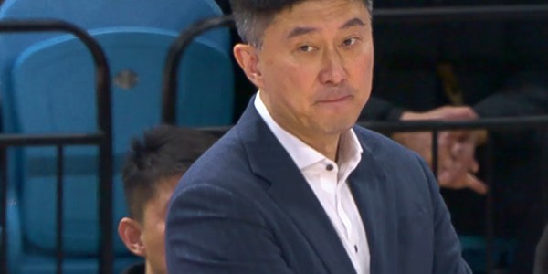 MK体育-2米26中锋打出CBA巨星水平！砍24分14板 球迷：杜锋怎么看？