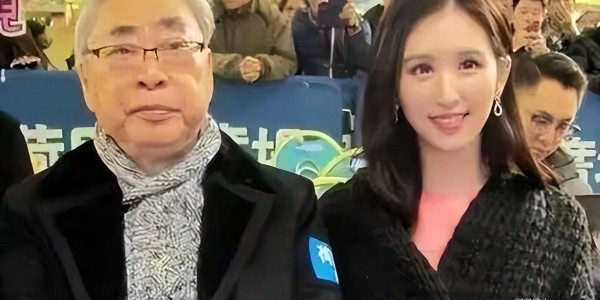 MK体育官方网站-体操女神退役后恋大51岁干爹，开启人生新篇章