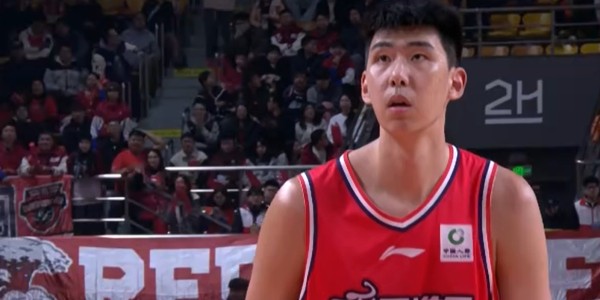 MK体育-2米26中锋打出CBA巨星水平！砍24分14板 球迷：杜锋怎么看？